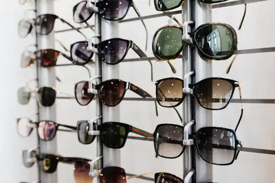 Gafas sol para rostro: Cómo la luz afecta el estilo gafas cara