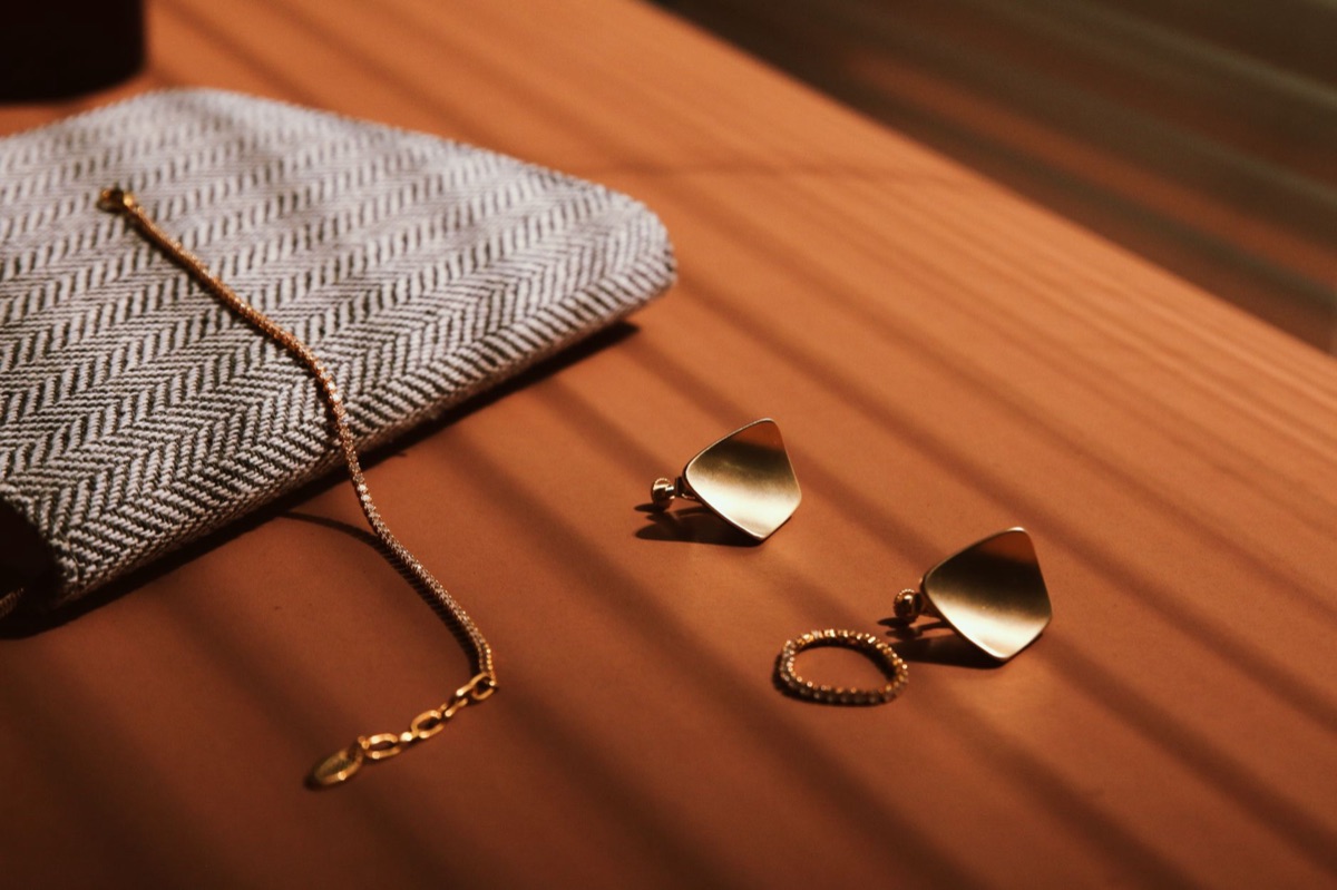 accesorio de moda en colaboracion de diseñadores