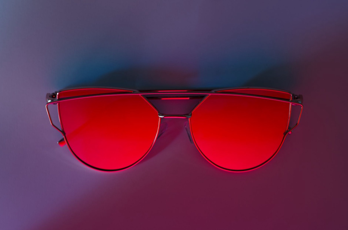 2026 Fashion Guide: Mastering Oval Frame Aesthetics