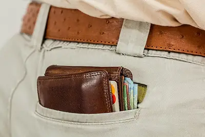 Fashion review role: expert styling advice for consumerism